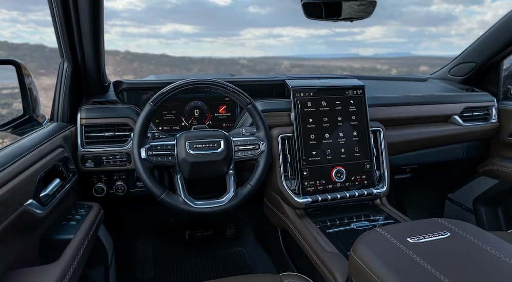The black dash in a 2025 GMC Yukon Denali.