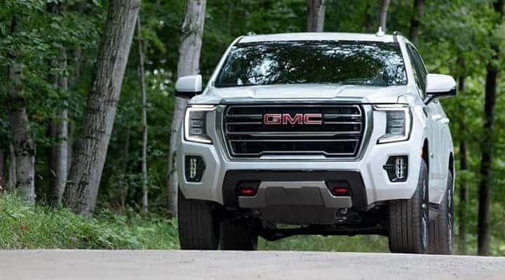 2021 GMC Yukon AT4 4WD in Summit White