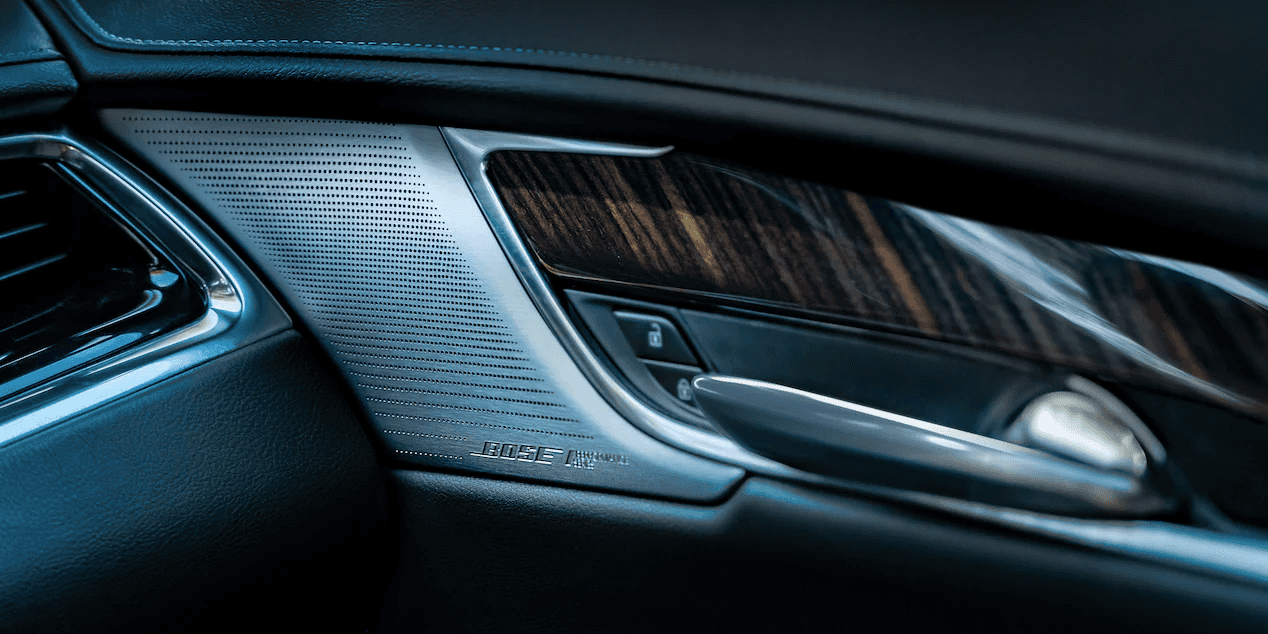 2022 CADILLAC XT6 door