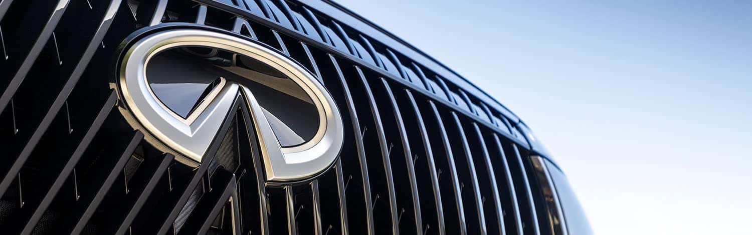 Close up photo of a 2025 INFINITI QX80 Grille