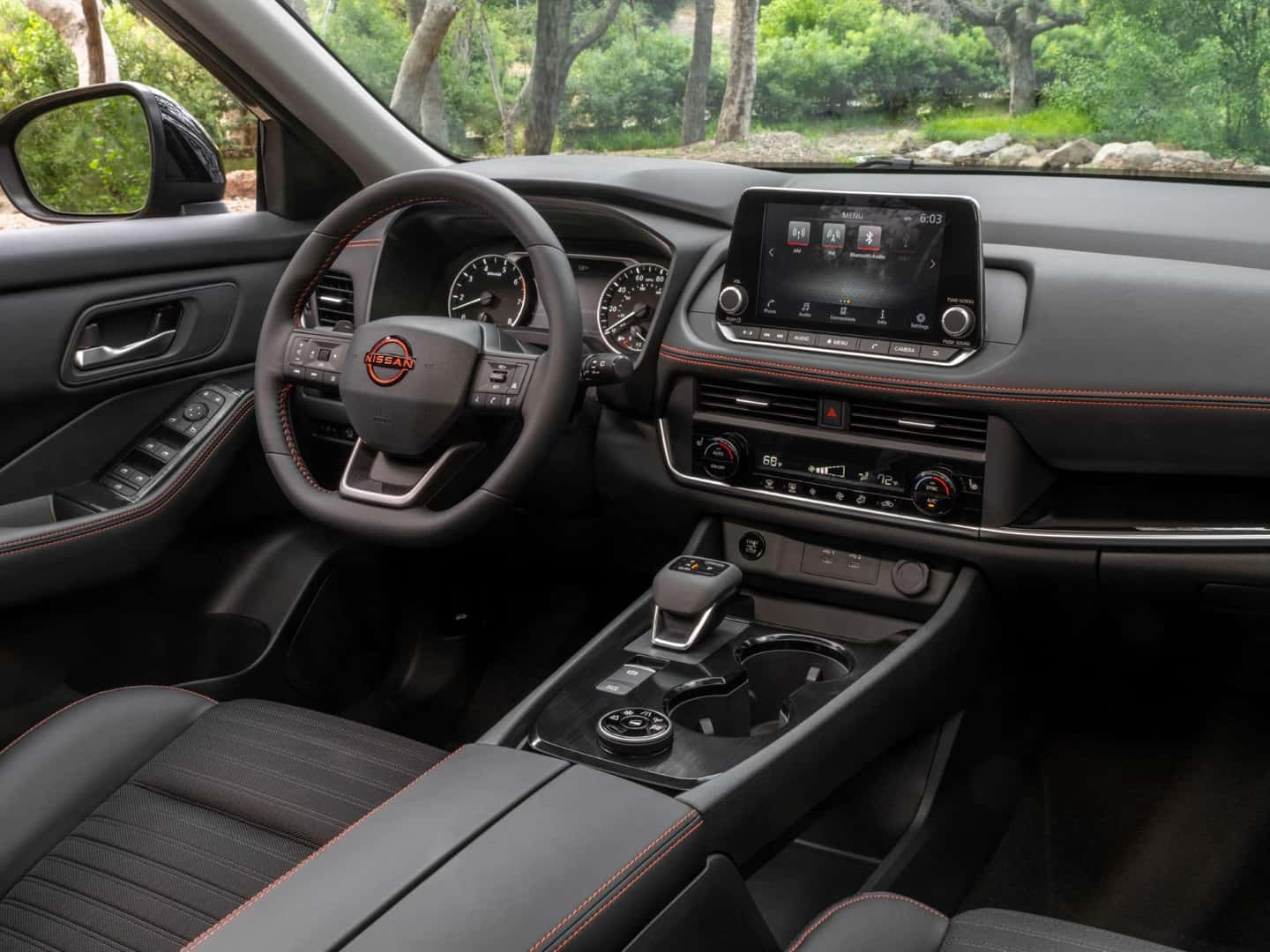 The Incredible Front Interior of The 2025 Nissan Rogue