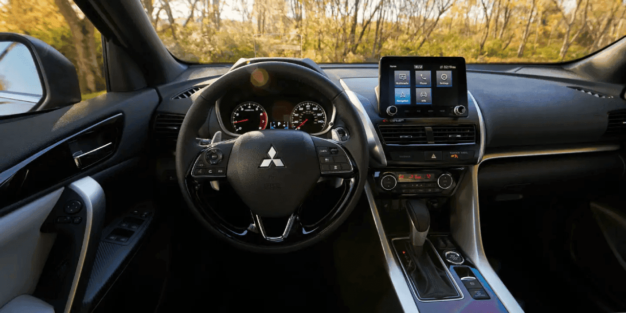 2022 Mitsubishi Eclipse Cross interior pannel