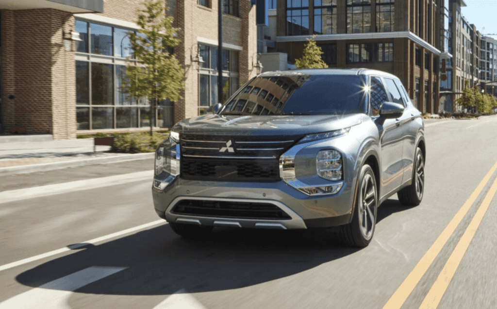 mitsubishi-outlander-2022-fuel efficient