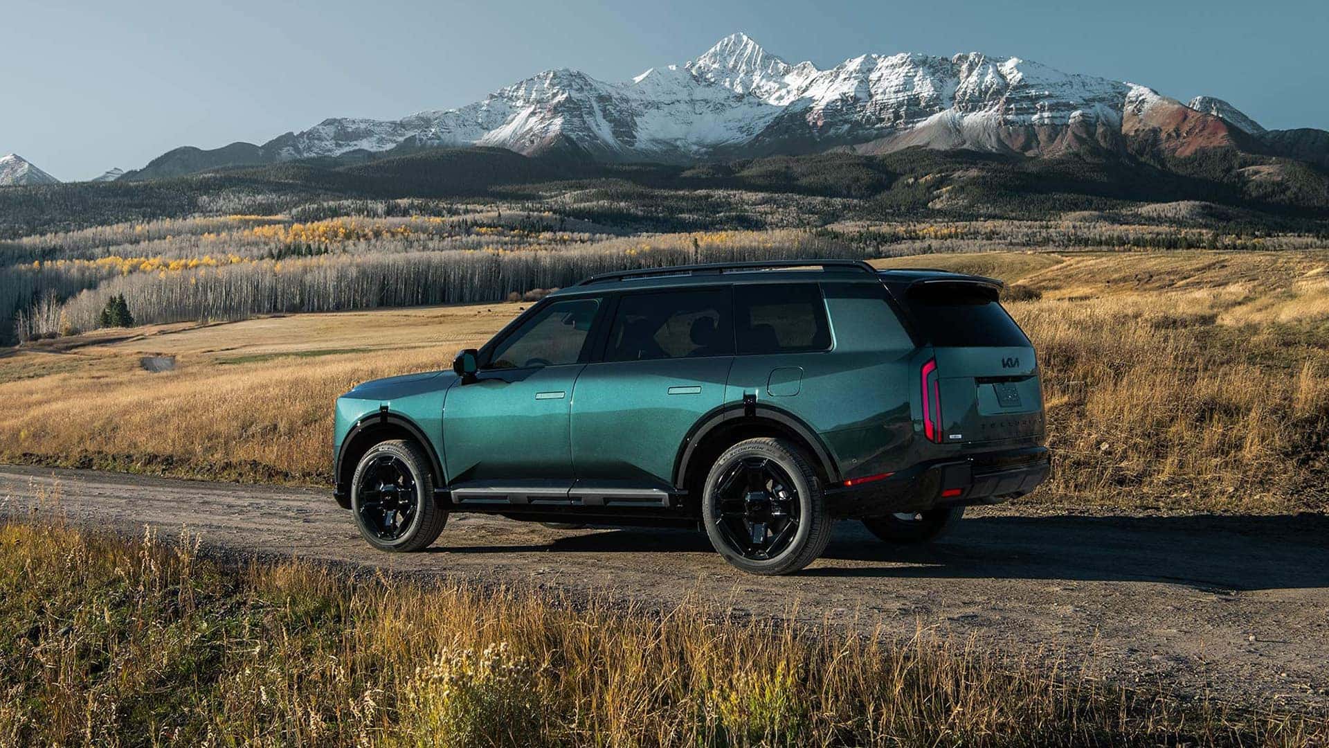 Green 2027 Kia Telluride