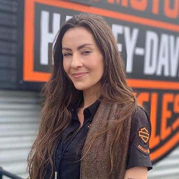 Dani E.