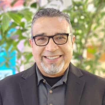 LUIS LEAL